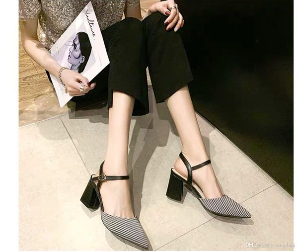 

2019 spring new fashion plaid head sandals, a word buckle thick and pointed heels women's shoes, Black