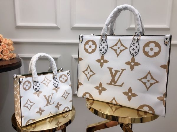 

lou 2019 two luxury fashion designers the size of shopping bags geometric printed bags big:41 small:30, Black