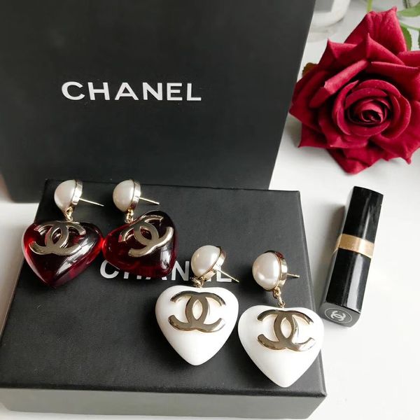 

Earring with red and white acrylic and logo for women mother gift brand name p 6697a