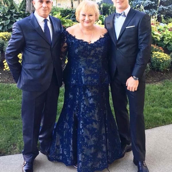 

plus size mother of the bride dress dark navy blue lace beading long sleeve mother of the groom suits evening wedding party gowns, Black;red
