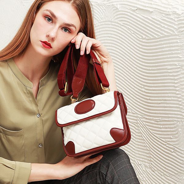 

2020 new european and american niche design leather small fragrance wind ladies bag fashion wild messenger bag small square bag 9055