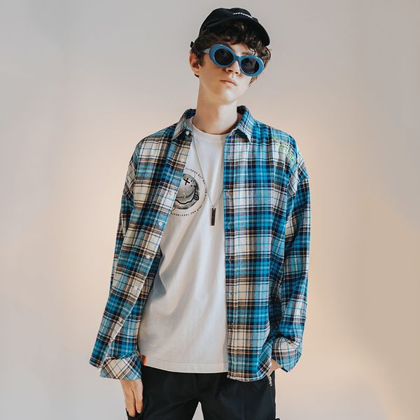 

популярный бренд 2020 новая клетчатая рубашка мужчины ins guochao шлифовальные свободные случайные пара кардиган рубашка куртка, White;black