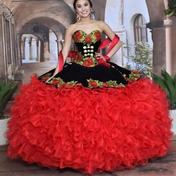 2022 Preto e Vermelho Doce 16 Quinceanera Vestidos Sweetheart Bordado Lace Girl Masquerade Vestido Organza Ruffles Prom Festa Vestidos