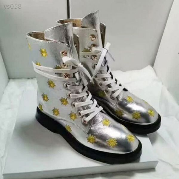 

2019 fashion autumn and winter martin boots leather embroidery short female middle boots female thick with leather factory direct sales, Black