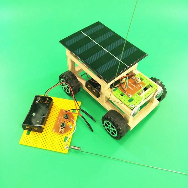 Remoto Car Solar Controle Land Cruiser DIY Tecnologia pequena produção de Toy Modelo para escolas primárias e Oriente