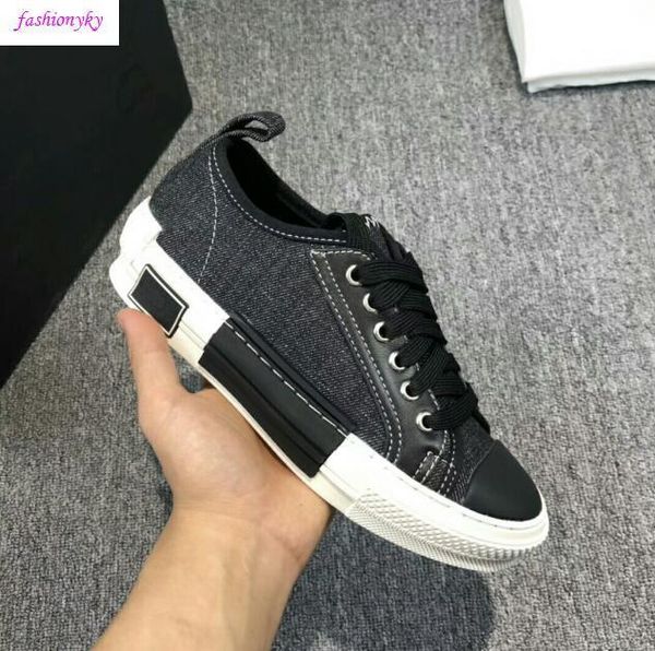 

limited cooperation b23 single m classic as the main vision, in the way of large-area printing on the upper sweethearts shoes 35 box, Black