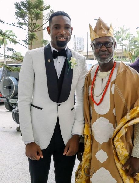 

fashionable one button groomsmen shawl lapel groom tuxedos men suits wedding/prom/dinner man blazer(jacket+pants+tie+vest) 669, Black;gray