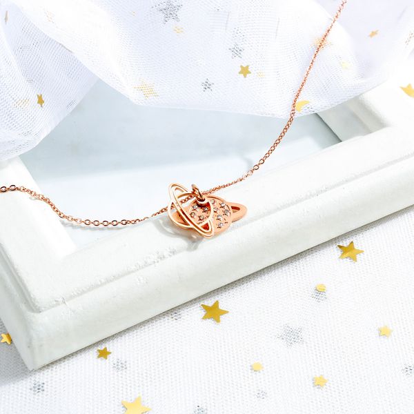 

tiktok опк красный и синий красный кулон кулон дама звезда ожерелье золота гальваническим титана стали цепью ледис, Golden;silver