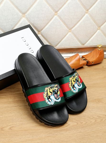 

Модные кожаные босоножки на плоской подошве тапочки мужчины женщины 2019 Горячий т