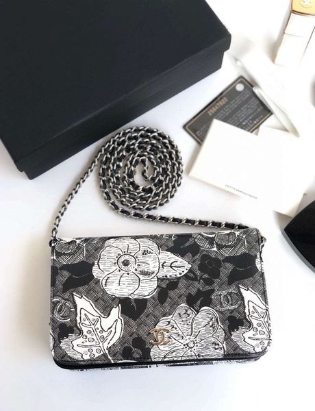 

classic lady's handbag 5a high-end custom quality handbag fashion business casual style metal accessories with long shoulder strap