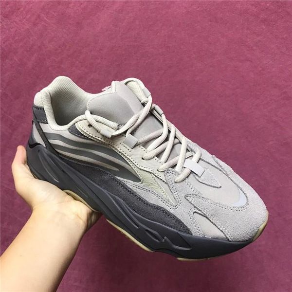 

700 v2 black soul volcanic ash catwalk daddy shoes women thick bottom fashion wild sports casual shoes men 001