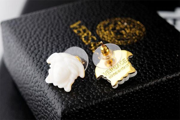 

jiangyu celebrity design women letter diamond earrings fashion metal gold head earring jewelry with box, Golden;silver