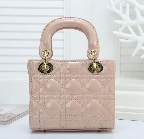 

9001,2018 selling new fashion handbags fashion luxury handbags, classic design simple fashion bags for women, delivery