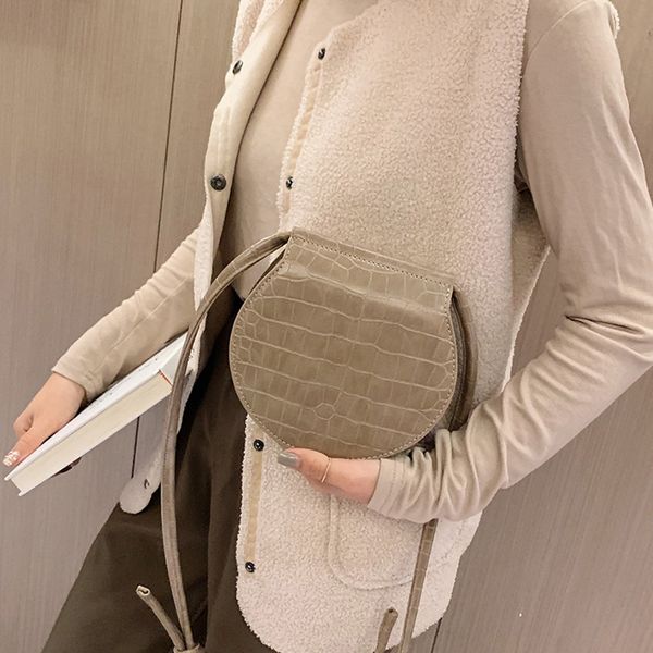 

2019 new women's shoulder bags wild alligator round messenger bag vintage leather crossbody bag phone coin bags bolsa feminina