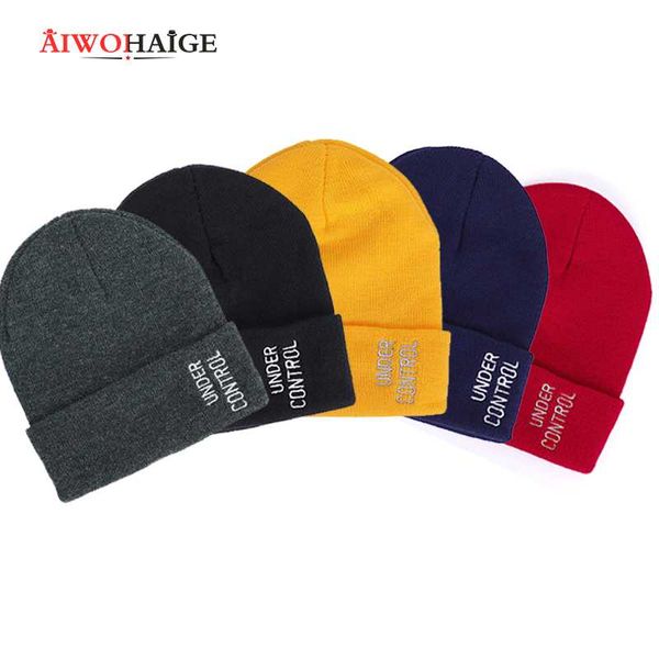 

aiwohaige 2019 новых зимних холодных шляпы женщин письма вышивки вязаных шапочки мужчина случайные письма вязание skullies пара шлемы