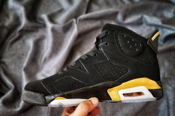

2019 new arrival 6s black gold men outdoor shoes men sneakers 7-13