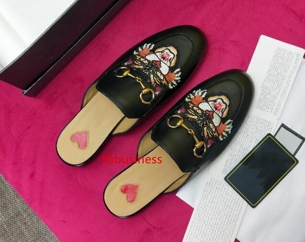 

wholesale ladies brand slippers women genuine leather mules flat mules shoes metal chain casual shoes loafers fashion outdoor slippers