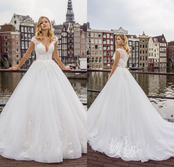 

2019 white a line wedding dresses v neck sweep train lace appliqued vestidos de novia bohemian country wedding dress plus size bridal gowns