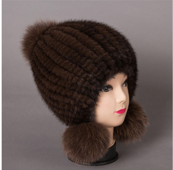 

2019 new real fur hat warm and comfortable fashion novel mink tail woven three-ball hat, Blue;gray