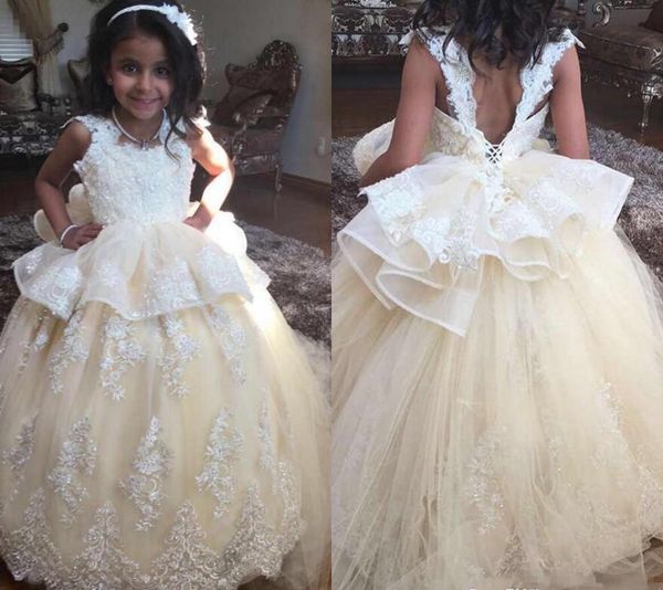 Ucuz Güzel Sevimli Çiçek Peplum Tül Aplike Ile Kız Elbise 2019 Kızı Toddler Güzel Çocuklar Pageant Örgün İlk Komünyon elbise