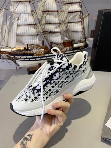 

men's and women's fashion casual sneakers, fashion designers, couples' comfortable wild belt boxae