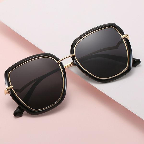

2020 new women's polarizing sunglasses big frame versatile sunglasses metal minimalist fashion street swild section 1210, White;black