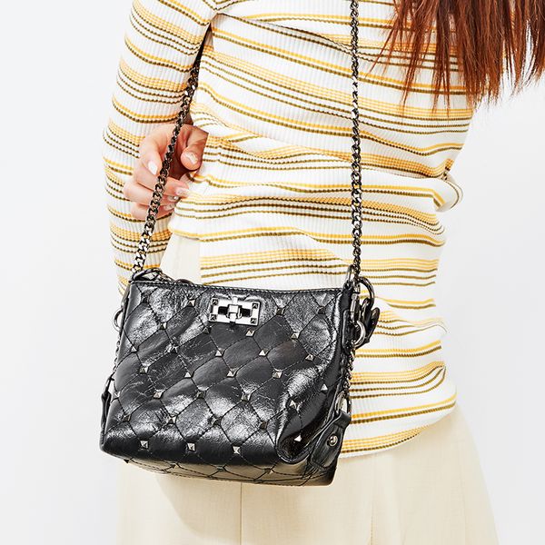 

black portable female bag new leather diamond chain bucket bag ladies design one-shoulder wild diagonal female bag gift 1350