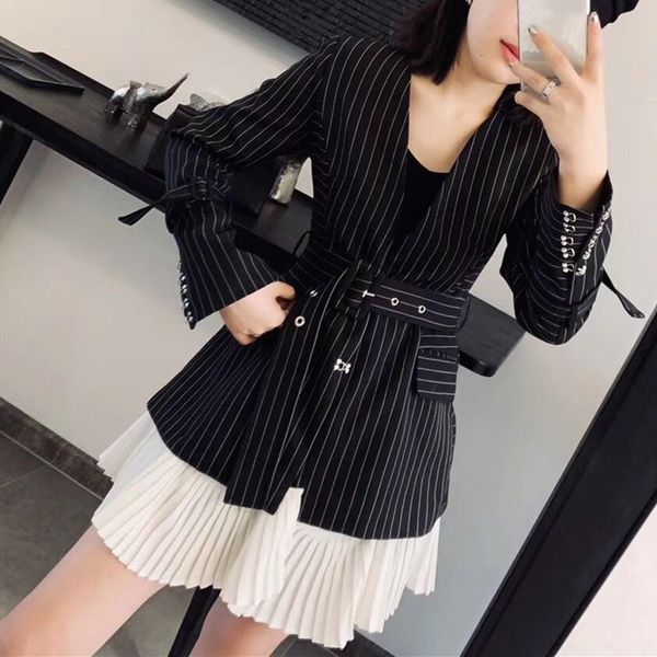 

fashion 2019 new turn-down collar flare sleeve pleated patchwork blazer women high waist striped blazer suit, White;black
