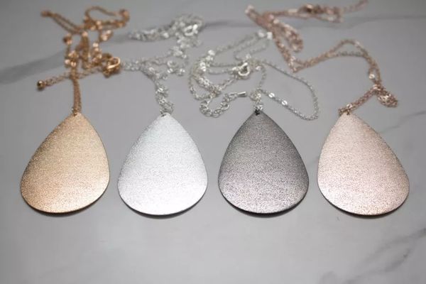 

wholesale brand gold large metallic teardrop pendant necklace polished metal water drop long chain necklaces for women fashion jewelry, Silver