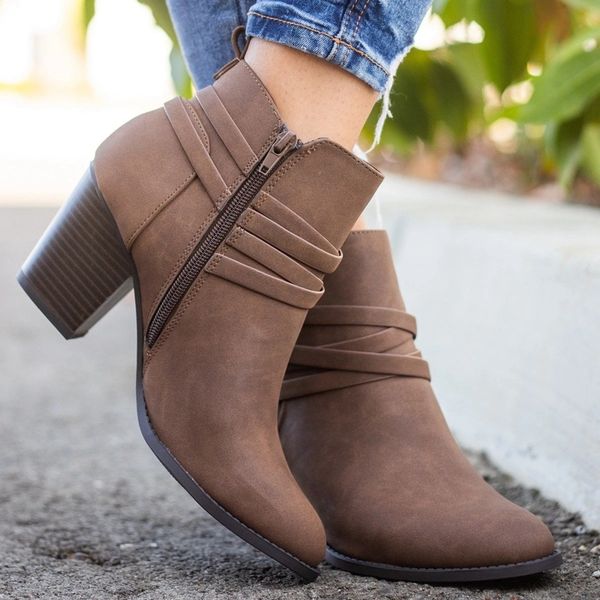 

cysincos 2019 women vintage boots women buckle pu shoes short boots square heels fashion pointed toe ankle boot, Black