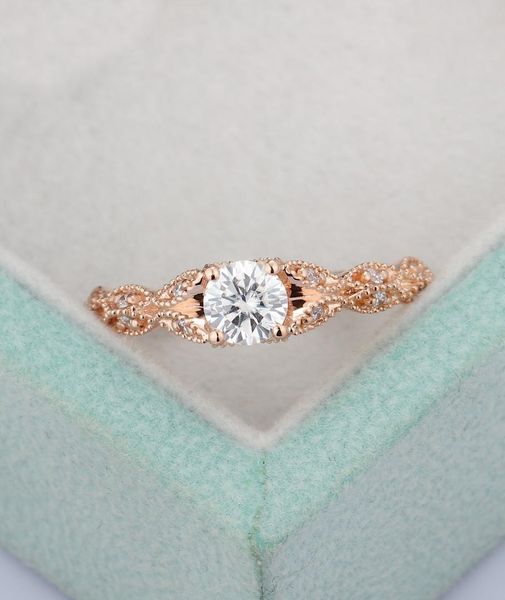 

lady light luxury rose gold inlaid white zircon engagement micro engraved ring.suitable for party weddings rings for women, Golden;silver