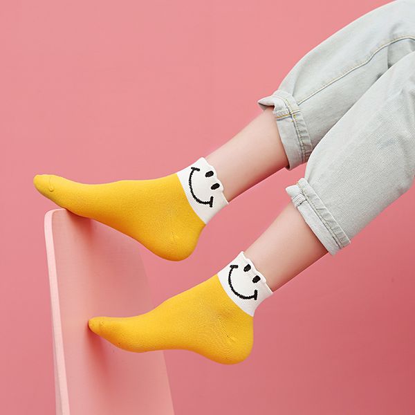 

1 pair of cartoon smiling face socks personality expression women's boat socks cotton women's spring and summer, Black;white