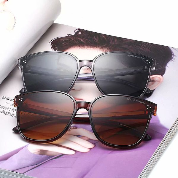 

brand designer sunglasses, luxurious men's and women's sunglasses, uv400 brand p 4 color, model 10, White;black