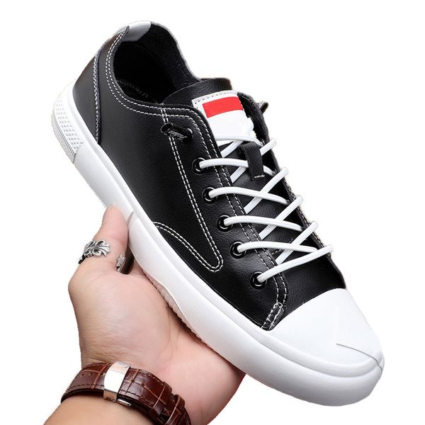 

high end luxury men shoes black whiter leather designer sneakers outdoor shoes fashion style triple walking hiking shoes light casual shoe