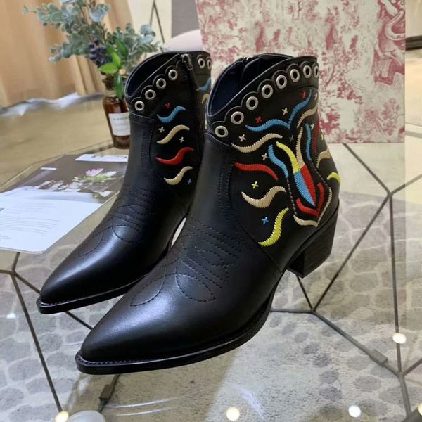

2019 new fashionable women's boots water drill rivet boots women's bare boots flat bottom comfort 10 inches boot barrel size 35-41, Black