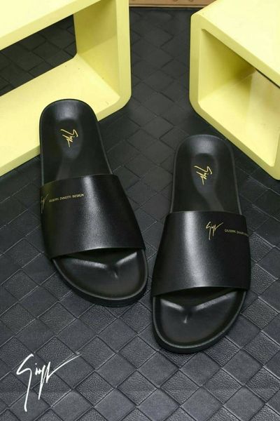 

2019 black men's word drag pure leather soft bottom non-slip indoor sandals