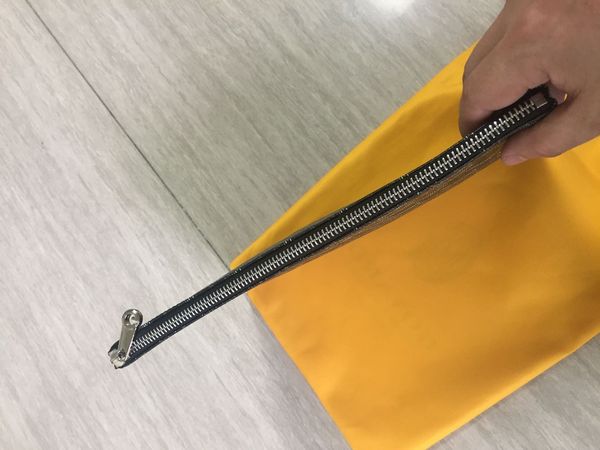 

2019 famous designer men and women bag classic fashion 40cm and 30cm size soft pu clutch purse handbag