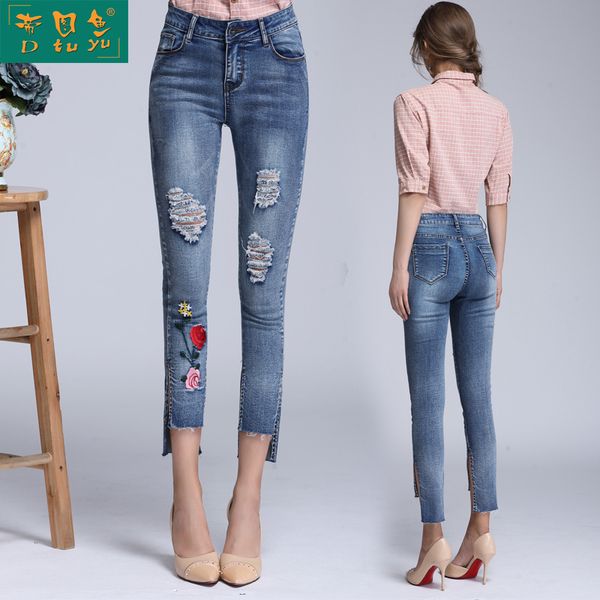 

2019 spring women's dress europe and america foreign trade embroidered jeans women's large size flower with holes capri skinny p, Blue