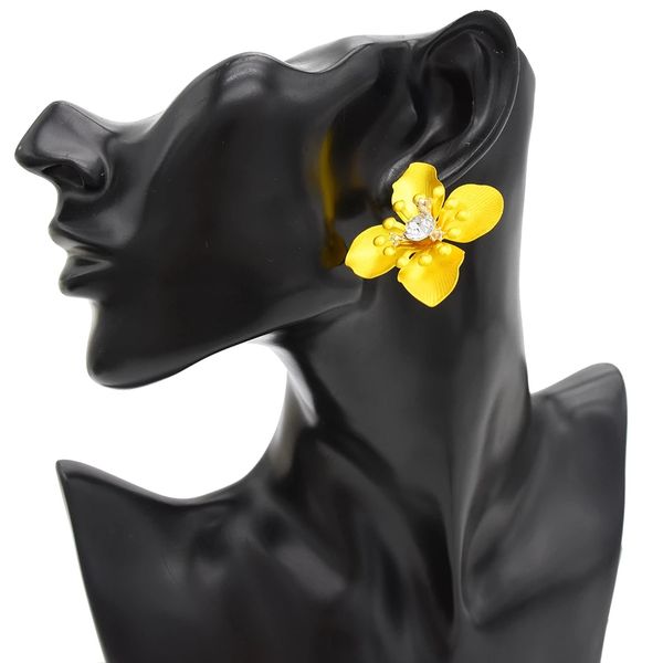 

fashion luxurious korean style crystal flower shaped stud earrings jewelry, Silver