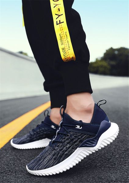 

с коробкой 2019 модная дизайнерская обувь triple s кроссовки прохладная подошва шить дикие легкие кроссовки четырехцветные мужчины бегут на