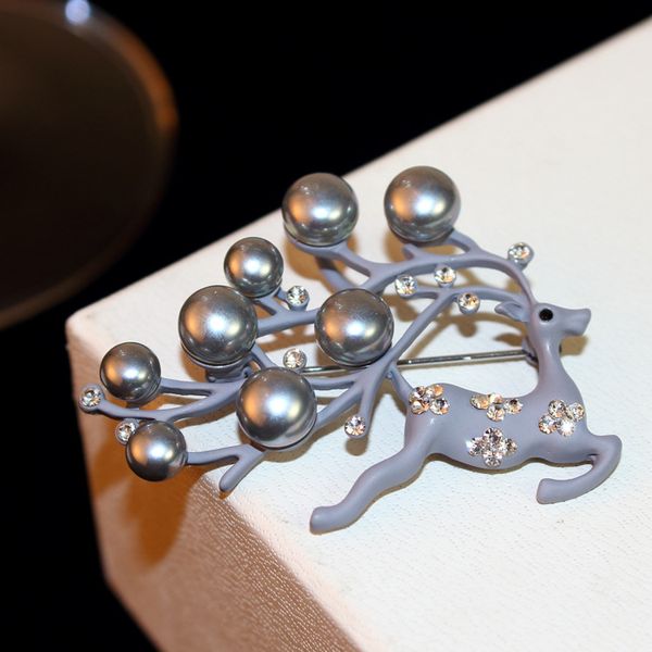 

new trendy fashion luxury designer glittering beautiful diamond pearl cute lovely deer animal pin brooches jewelry for woman girls, Gray
