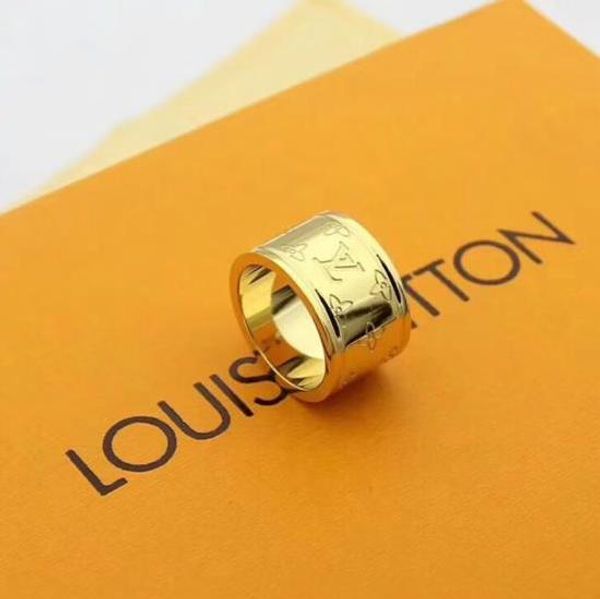 

wholesale fashion 316l stainless steel styles 3 colors l̴v stamp ring for women gold plated jewelry wedding with box 20, Silver