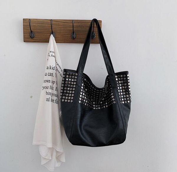 

designer women oversize handbag luxury rivet casual tote bag pu lady large capacity shoulder bags travel handbag