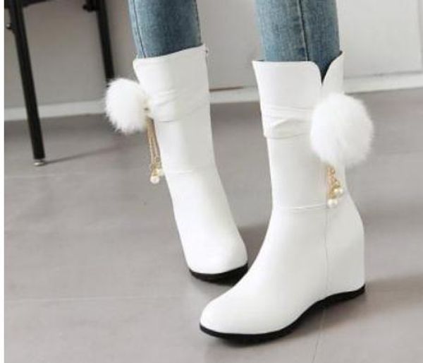 

2019 women's boots in winter with new style low heel round head@7018, Black