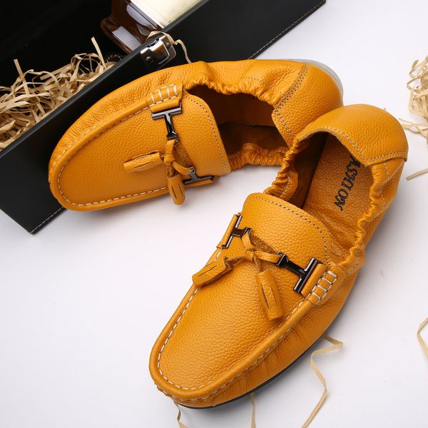 

new trend driving moccasin men soft bottom mens tassel loafers yellow blue youth fashion shoes handmade leather casual sneakers, Black