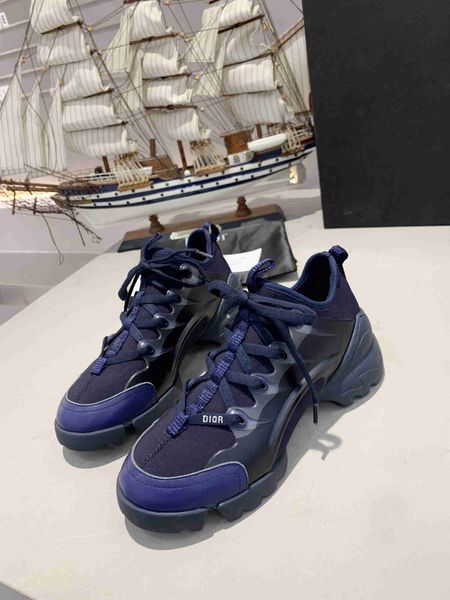 

summer men's and women's fashion casual sneakers, fashion designers, couples are comfortable and versatileas