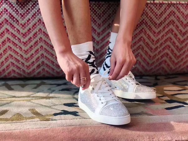 

new дизайнер кроссовок red bottom башмак low cut замша шип люкс повседневная обувь для мужчин женской обуви партии свадебного кристалла кожа, Black