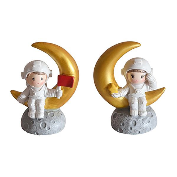 

couple resin astronaut ornament for party cake decor