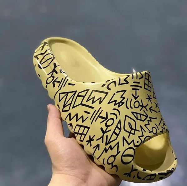 

2020 designer slippers men and women slippers desert sand slippers sandals foam running shoes, Black