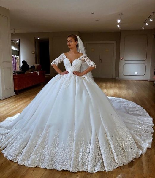 2020 Luxo vestido de baile vestidos de casamento Lace Applique frisada Capela Trem princesa do vestido de casamento País de luxo vestidos de noiva abiti da sposa